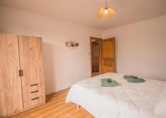 Appartement, Au Chant Des Oiseaux Apartament *